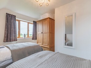 4 bedrooms, free WiFi, bed sheets