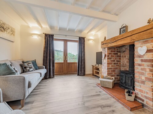 4 bedroom accommodation in Church Broughton, near Derby