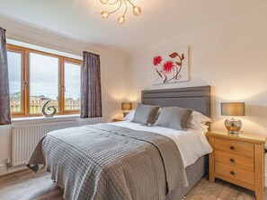 4 soverom, wi-fi (inkludert) og sengetøy