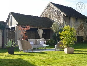 Property grounds - Charming gîte with garden and fireplace (Neuilly-en-Vexin)