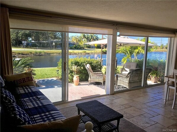 スマートテレビ、ステレオ、PC モニター、プリンター