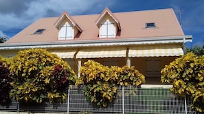 Exterior - Large, well-equipped apartment in a villa 5 minutes' walk from the beaches (Sainte-Luce)