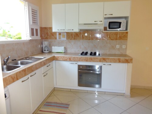 Large, well-equipped apartment in a villa 5 minutes' walk from the beaches