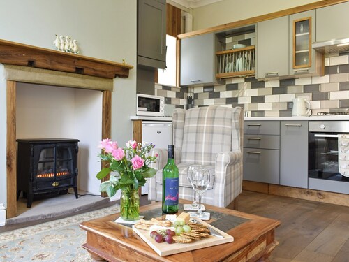A beautiful cottage boasting wonderful views over the surrounding Colne Valley.