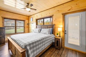 4 bedrooms, iron/ironing board, travel cot, free WiFi