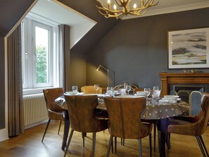 Dining - 4 bedroom accommodation in Ballater (Ballater)