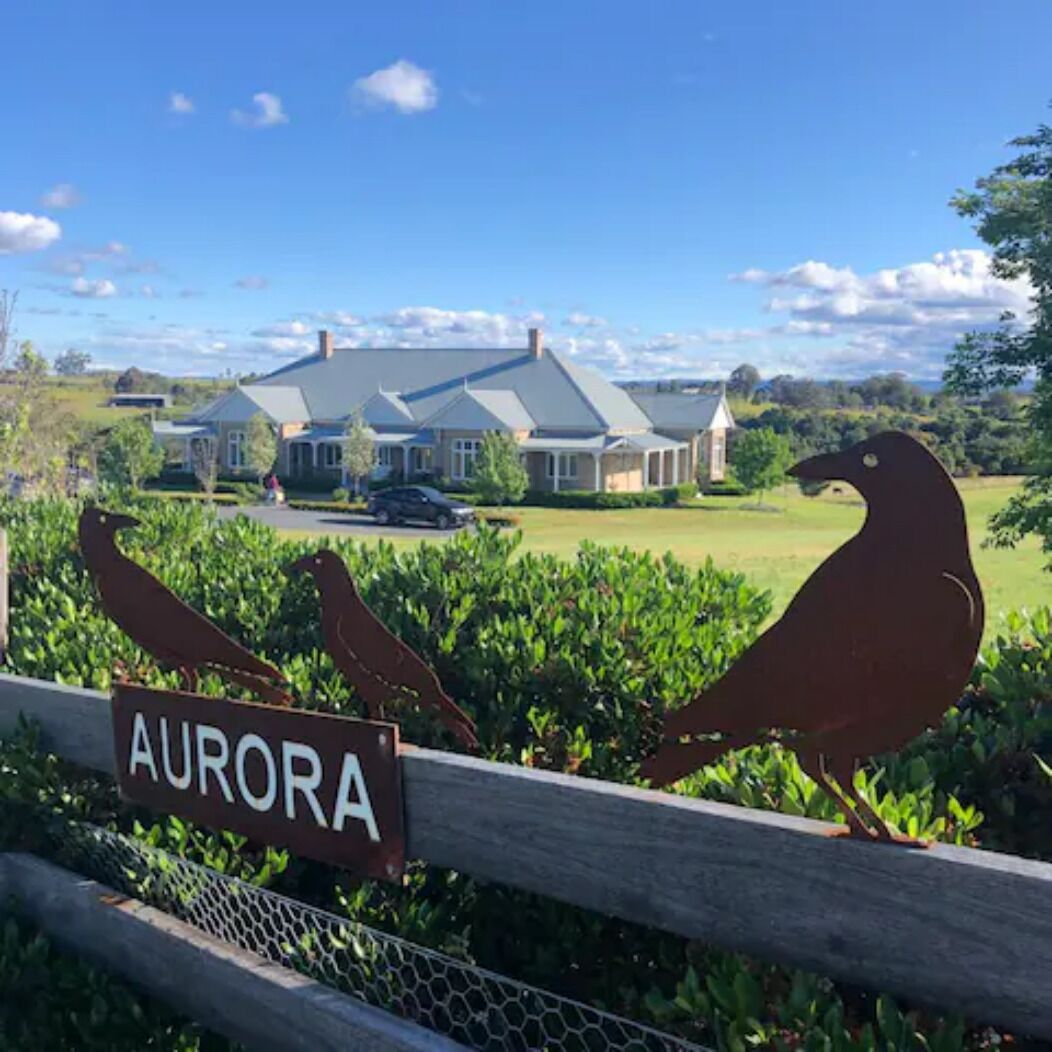 Holiday Aurora FARMSTAY In Razorback