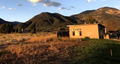 Casita Alamitas--cozy new construction