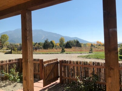 Casita Alamitas--cozy new construction