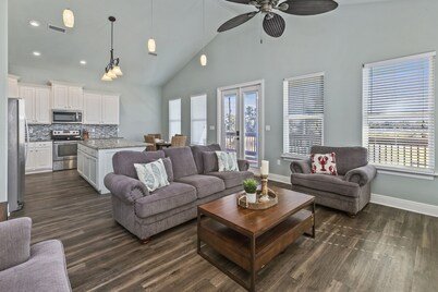 Hook Wine & Sinker Lodge at Hackberry 