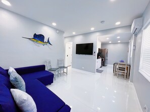 Living area - Beautiful Renovated Home in Marathon (Marathon)
