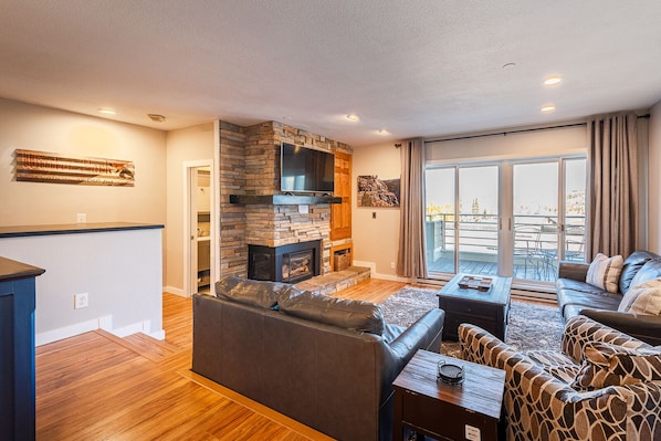 Smart-tv, eldstad och printers