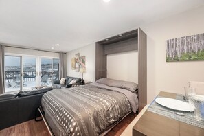 1 bedroom, iron/ironing board, free WiFi, bed sheets - GREAT LOCATION! Downtown Winter Park w/Hot Tub!  Sleeps 6! (Winter Park)