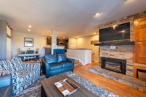 Smart-tv, eldstad och printers