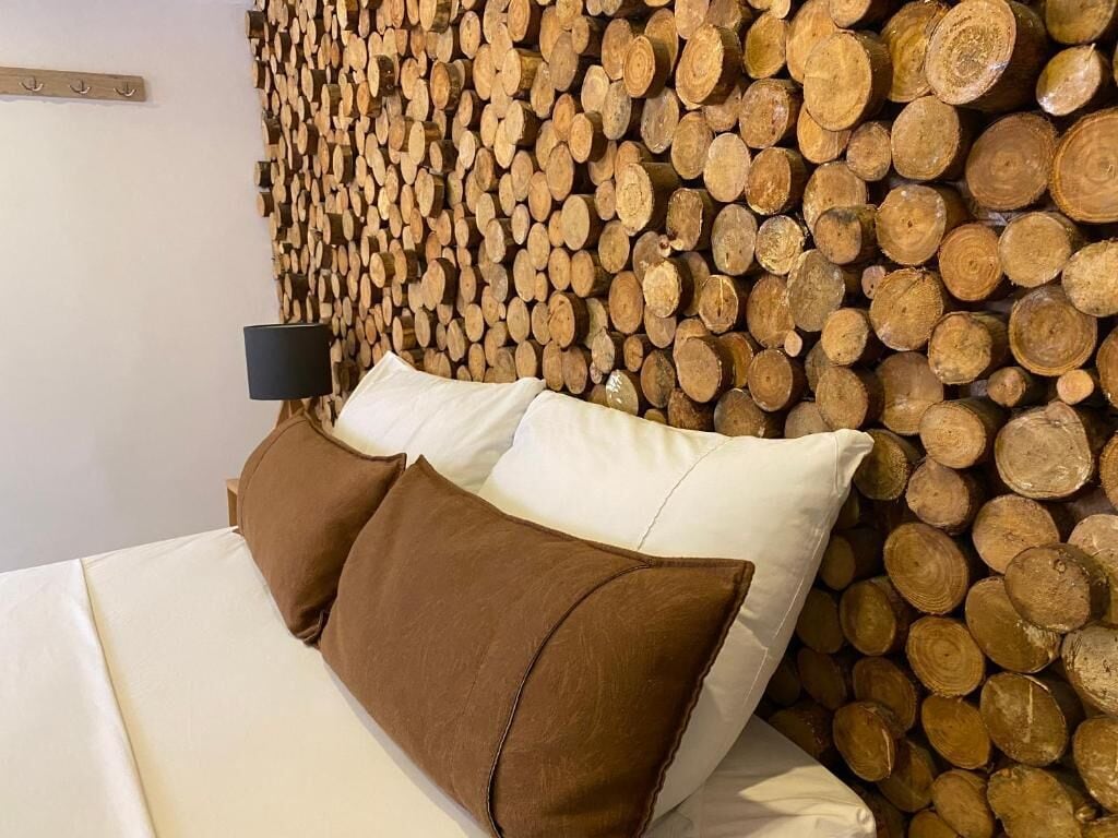 Phòng đôi Executive | Trang trí khác biệt, bàn, khu vực làm việc phù hợp cho laptop 