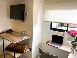 Habitació quàdruple executiva | Decoració individual i escriptori