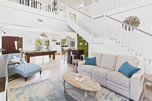 Large Family Retreat • Pool • Game Room • Gym • Near Beaches • Shopping!