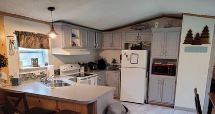 Beautiful 4 season getaway in the scenic northwoods of the Western UP!