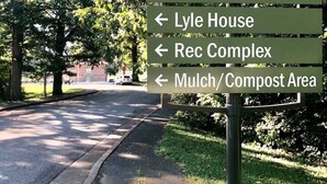 A directional sign at Carondelet Park indicating the Park Exit, Tennis Courts, Lyle House, Rec Complex, and Mulch/Compost Area. - 3bd, 2bth, 1K&2Q, Walk to park! Park 1 car in Ga.! (St. Louis)