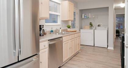 3bd, 2bth, 1K&2Q, Walk to park! Park 1 car in Ga.!