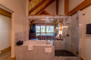 Shower, jetted bath, hair dryer, towels