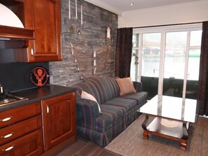 TV - Heningen by Interhome (Uggdal)