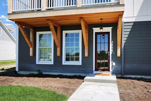 Exterior - The Friendly Moose (Ottawa)