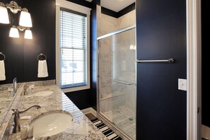 Maison (The Friendly Moose) | Extérieur