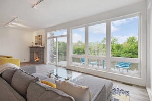 Condo, Multiple Beds (Gossamer Breeze) | Private kitchen | Oven, toaster