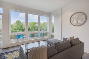 Condo, Multiple Beds (Gossamer Breeze) | Living room