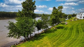 House, 2 Queen Beds (River Retreat) | Property grounds