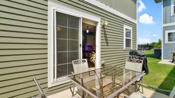 House, 2 Queen Beds (River Retreat) | Outdoor dining