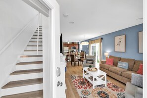 House, 2 Queen Beds (River Retreat) | Living area