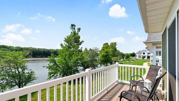 House, 2 Queen Beds (River Retreat) | Property grounds