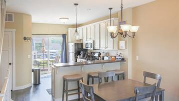 House (Sunshine Terrace) | Private kitchen