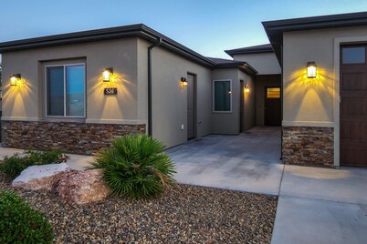Lake Powell Starry Themed Suite near Antelope Canyon, Unit #2