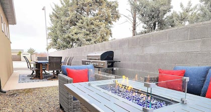 Navahouse w/ Game Room, sleeps 6, by Antelope Canyon