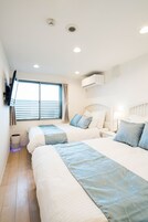 Casa, no fumadores | 2 dormitorios, escritorio, wifi gratis y ropa de cama