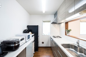 Casa, para não fumantes | Cozinha privada | Cooktop, lava-louças, torradeira, panela elétrica de arroz