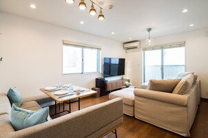 House, Non Smoking | Dining room