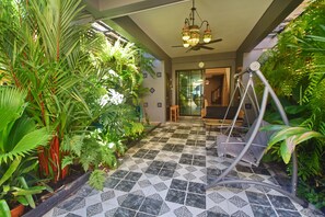 Property grounds - Stylish Retreat at Hua Hin's Top Beach (Hua Hin)