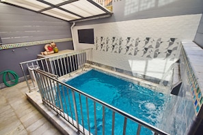 Outdoor pool - Stylish Retreat at Hua Hin's Top Beach (Hua Hin)