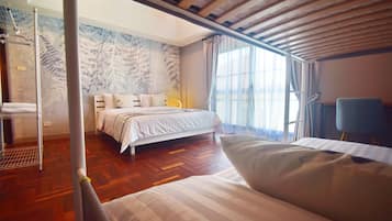 3 habitaciones, escritorio, tabla de planchar con plancha y wifi gratis