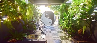 Stylish Retreat at Hua Hin's Top Beach