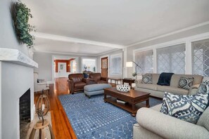 TV, fireplace, offices