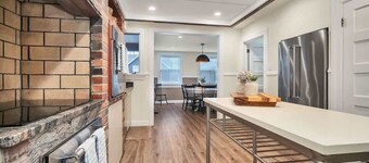 Magnificent Ferncrest - Towering Home on the Coast