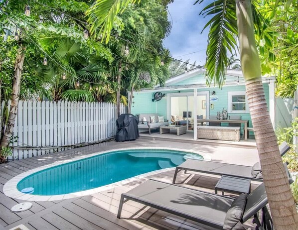 Pool - Runaway Bills (Key West)