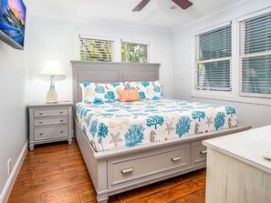 3 chambres, fer et planche à repasser, Wi-Fi, draps fournis