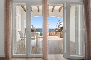 Interior - Apartamento Buganvilla - Increíbles vistas al mar (San Jaime Mediterráneo)