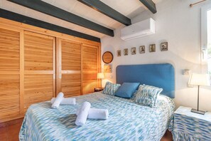 3 slaapkamers, reisbedje, wifi, beddengoed